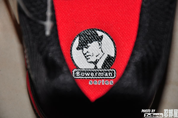 鞋墊上Bowerman Series Logo